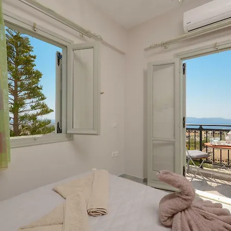 Red Sunset Vacation Apartment